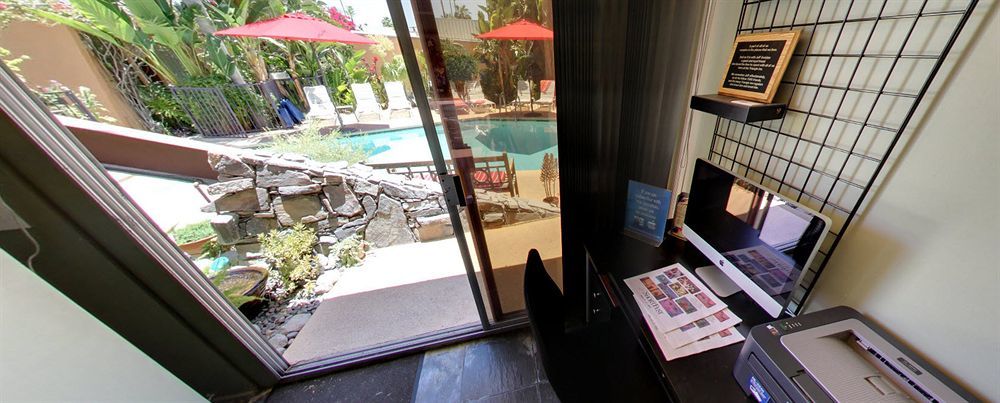 Triangle Inn Clothing Optional Resort For Men Palm Springs Exterior foto